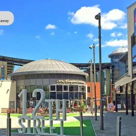 Luxury Campbell Park Apartments In Central Mk With Balcony, Free Parking & Smart Tv With Netflix By Yoko Property Milton Keynes Bagian luar foto
