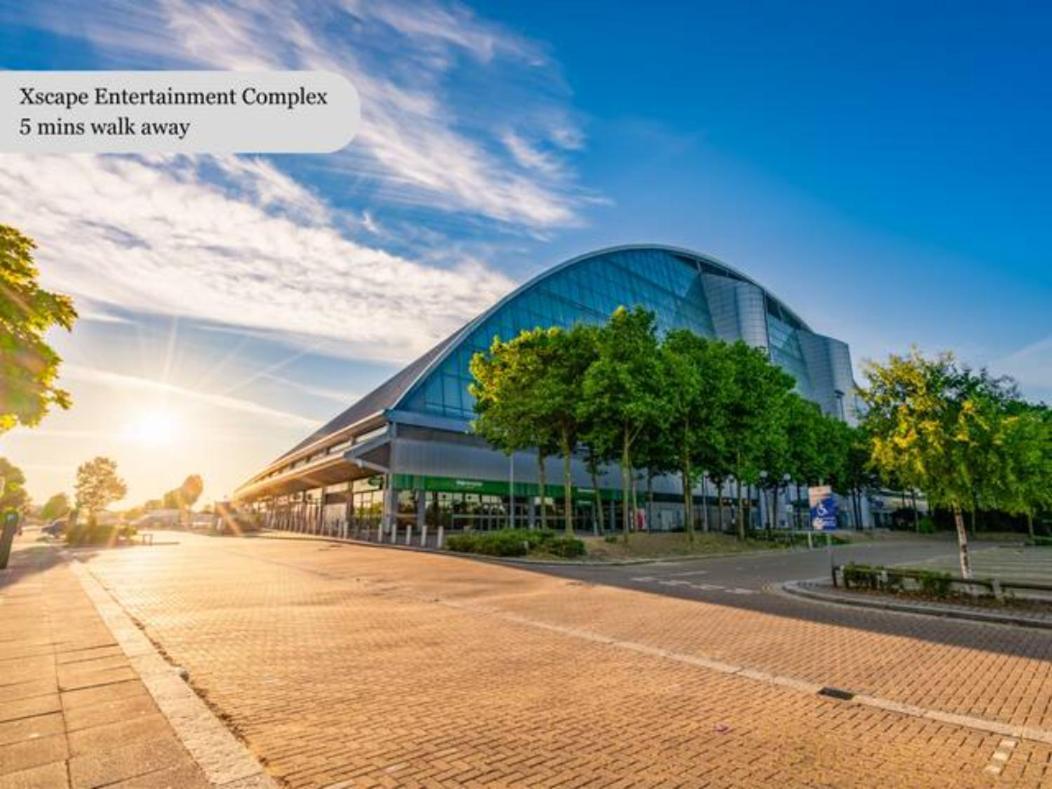 Luxury Campbell Park Apartments In Central Mk With Balcony, Free Parking & Smart Tv With Netflix By Yoko Property Milton Keynes Bagian luar foto